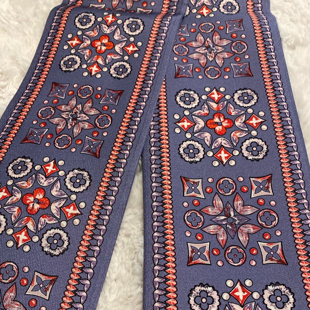 New Authentic Louis Vuitton Bandeau❗️ - Picture 3 of 4